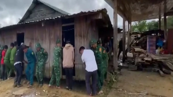 [Video] Đà Nẵng di dời khẩn cấp nhiều nhà ở trong vùng có nguy cơ sạt lở cao 