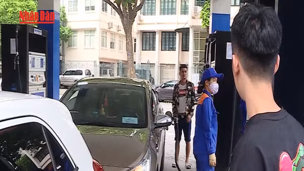 [Video] Việt Nam giữ giá xăng dầu ở mức thấp, không đứt gãy nguồn cung