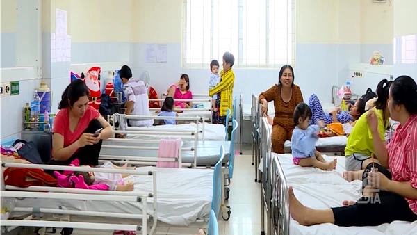 [Video] TP Hồ Chí Minh: Ca tay chân miệng tăng mạnh, ghi nhận 2 ca tử vong trong tuần