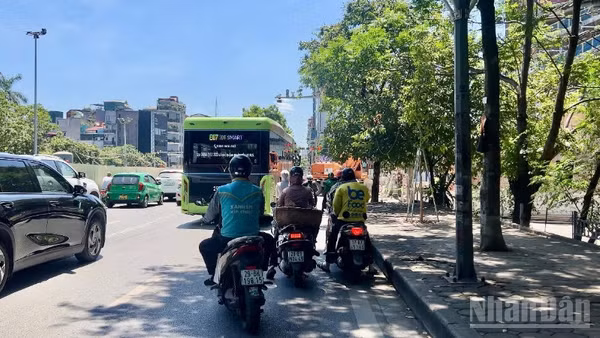 Ngày 26/4, ghi nhận là ngày nắng nóng gay gắt nhất kể từ đầu mùa hè năm nay.