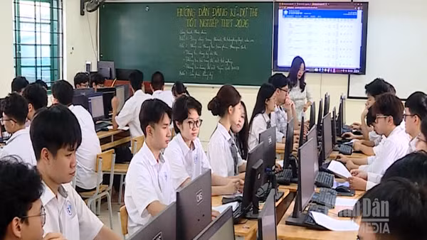 [Video] Kỷ lục hơn 1,2 triệu thí sinh đăng ký thi tốt nghiệp THPT 2026