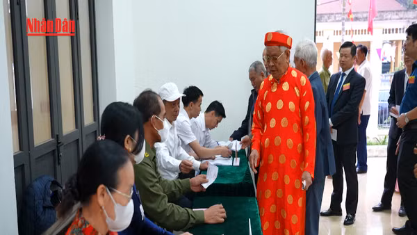 [Video] Cử tri xã Dân Hòa phấn khởi tham gia ngày hội bầu cử