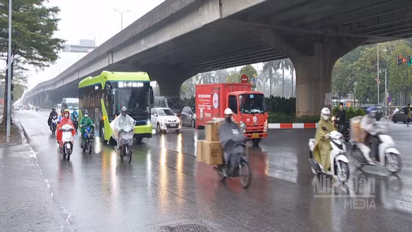 [Video] Miền Bắc tiếp tục mưa dông, nhiệt độ không vượt quá 30 độ C