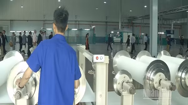[Vdieo] Sản xuất công nghiệp 4 tháng đầu năm khởi sắc nhờ động lực chế biến, chế tạo