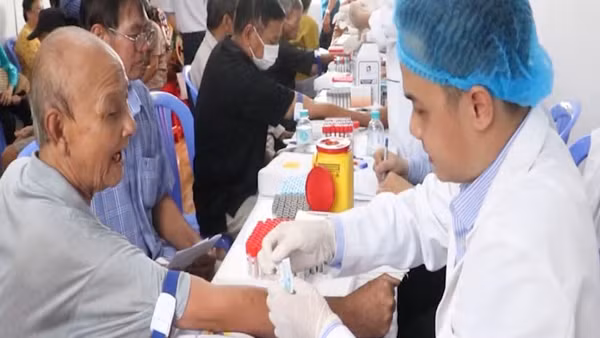 [Video] Cần Thơ ưu tiên khám sức khỏe miễn phí cho nhóm đối tượng yếu thế 