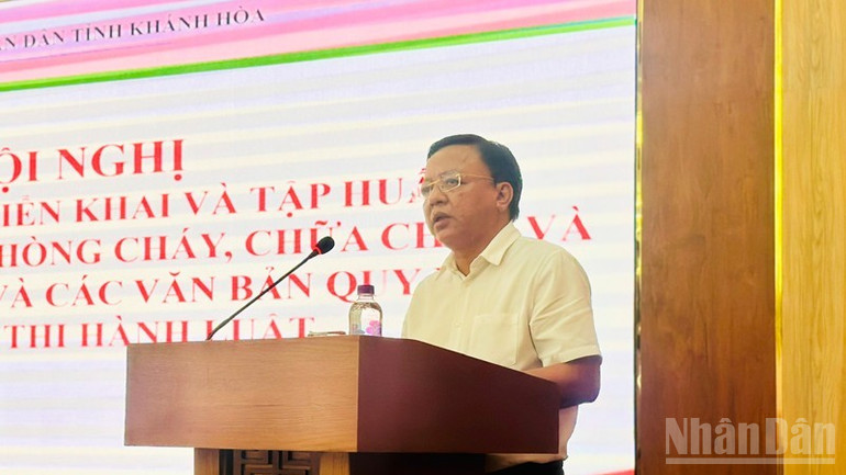 Phó Chủ tịch Ủy ban nhân dân tỉnh Khánh Hòa Lê Huyền phát biểu khai mạc hội nghị ndo_br_z7115278513087-1d7aca1688b3e88efca3352c0d950f3e-5543.jpg