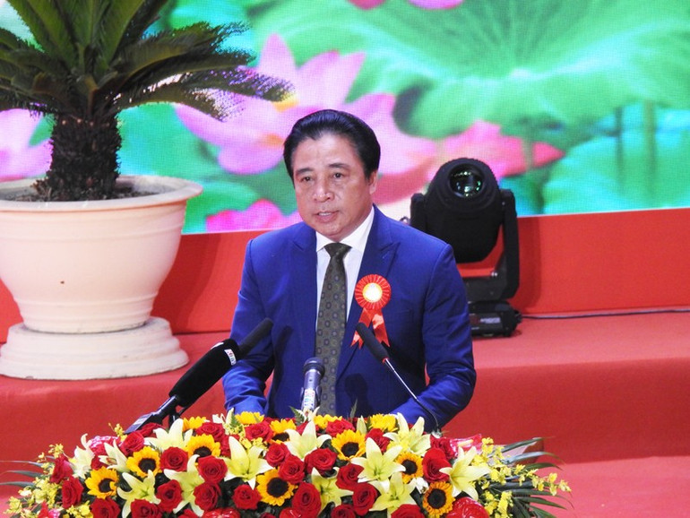 Đồng chí Nguyễn Khắc Toàn, Chủ tịch Ủy ban Nhân dân tỉnh, Chủ tịch Hội đồng thi đua khen thưởng tỉnh Khánh Hòa phát biểu khai mạc Đại hội. dscn7545.jpg