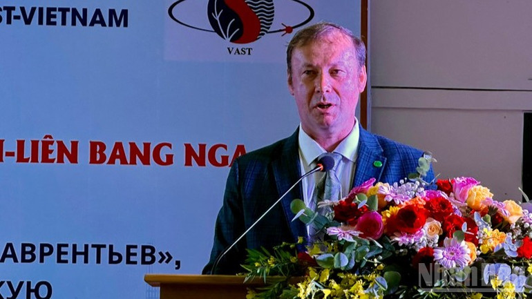Mr. Timur Sirozhevich, Consul General of the Russian Federation in Ho Chi Minh City, spoke at the ceremony. ndo_br_img-3634-9522.jpg