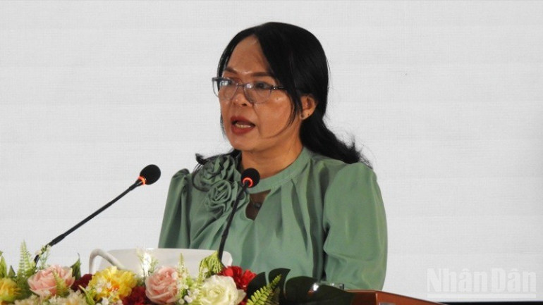 Bà Phạm Thị Sen, Trưởng Ban Phong trào-Dân chủ pháp luật cơ quan Ủy ban Mặt trận Tổ quốc tỉnh Ninh Thuận ndo_br_dscn7285-4480.jpg