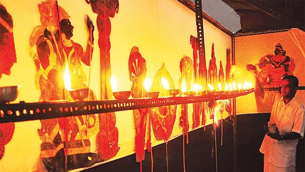 Hậu trường của sân khấu rối bóng.