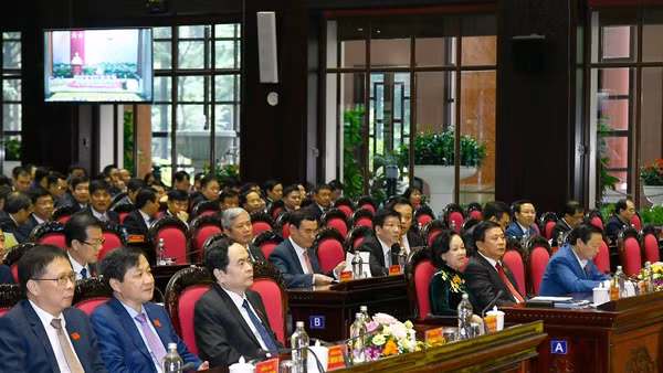 Các đồng chí lãnh đạo Đảng, Nhà nước và các đại biểu dự phiên bế mạc đại hội. 