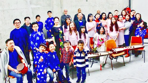 Thầy, cô và học trò của Hội Âu Việt.