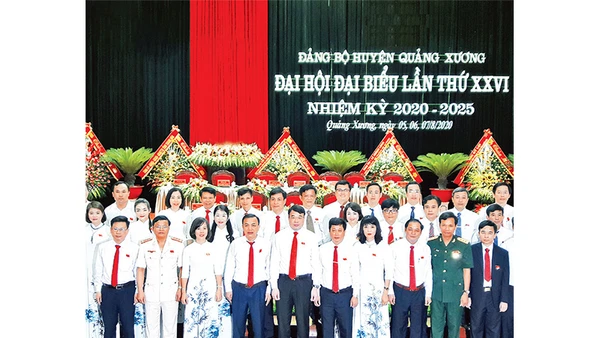 Ban Chấp hành Ðảng bộ huyện Quảng Xương khóa 26.