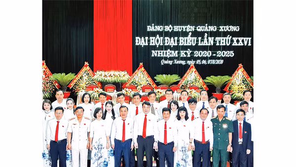 Ban Chấp hành Ðảng bộ huyện Quảng Xương khóa 26.