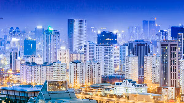 Lung linh đêm Hà Nội. Ảnh: VINH PHẠM