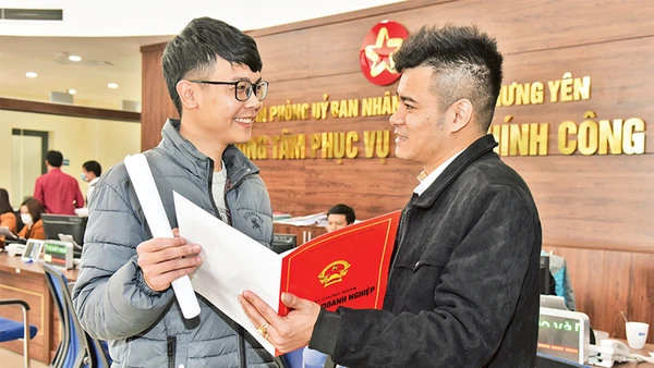 Rút ngắn thời gian cấp phép thành lập doanh nghiệp giúp thúc đẩy dòng vốn chảy vào sản xuất, kinh doanh. Ảnh: Thanh Lâm