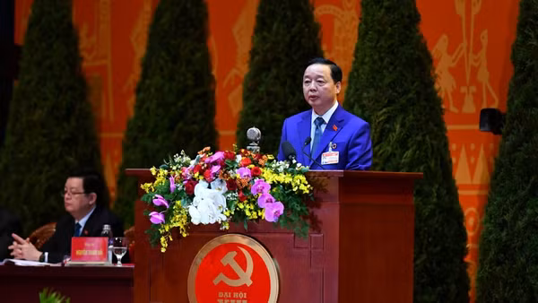 Bộ trưởng Tài nguyên và Môi trường Trần Hồng Hà trình bày tham luận. (ẢNH: ANH TUẤN - DUY LINH)