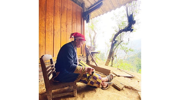 Lý Tả Mẩy vẫn đang bận rộn chuẩn bị những đơn hàng mới.