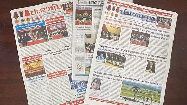 Báo chí Lào ngày 2-2 tiếp tục đưa nhiều tin, bài về Đại hội lần thứ XIII của Đảng.