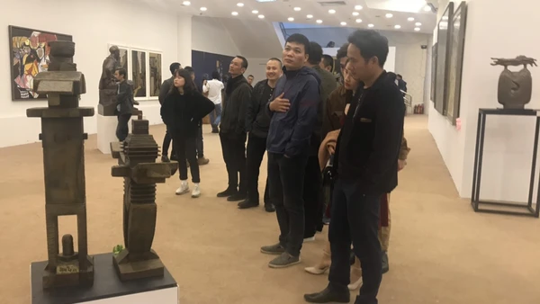 Triển lãm mỹ thuật toàn quốc 2020 để lại nhiều ấn tượng không đẹp cả về chất lượng nghệ thuật và công tác tổ chức. Ảnh: PHƯƠNG BÙI