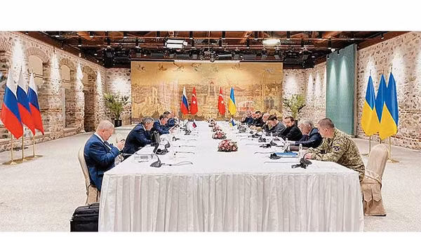 Đàm phán giữa Nga và Ukraine tại Istanbul, Thổ Nhĩ Kỳ ngày 29-3. Ảnh: REUTERS