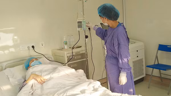 Chăm sóc bệnh nhân ghép tủy điều trị ung thư máu tại bệnh viện trung ương Quân đội 108.