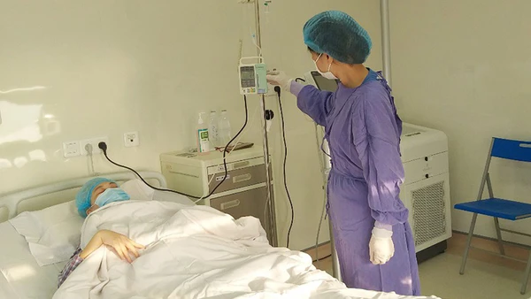 Chăm sóc bệnh nhân ghép tủy điều trị ung thư máu tại bệnh viện trung ương Quân đội 108.