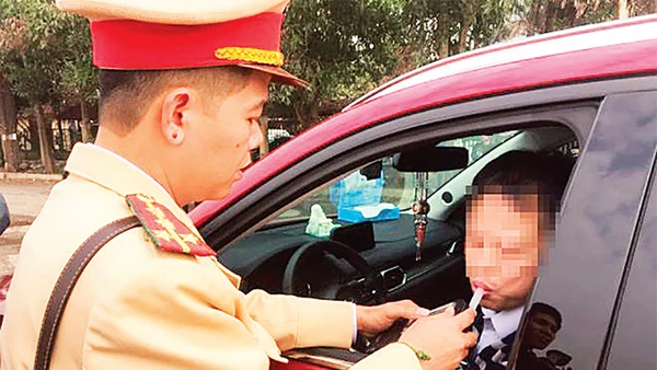 Phạt nặng vi phạm nồng độ cồn là bảo vệ an toàn cho người dân. Ảnh | NGUYỄN NHƯ