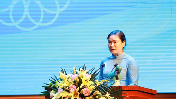 Phó Chủ tịch Thường trực Hội Liên hiệp Phụ nữ Việt Nam Đỗ Thị Thu Thảo phát biểu tại buổi gặp mặt.