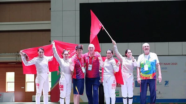 Ảnh đẹp SEA Games 31: Phần thi đồng đội của Đội tuyển Kiếm liễu nữ Việt Nam