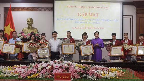 Lãnh đạo tỉnh Hà Nam gặp mặt, tuyên dương các huấn luyện viên, vận động viên dự SEA Games 31.