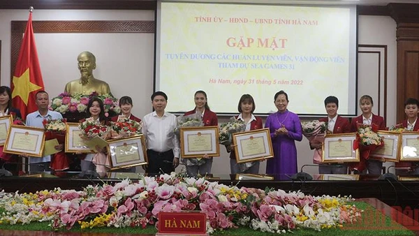 Lãnh đạo tỉnh Hà Nam gặp mặt, tuyên dương các huấn luyện viên, vận động viên dự SEA Games 31.