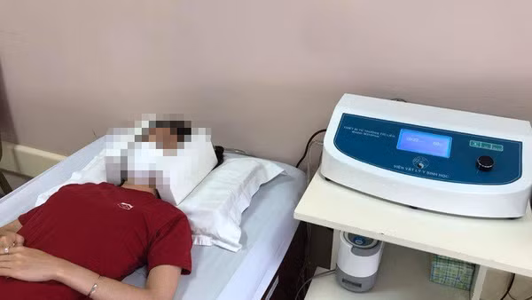 Điều trị mất ngủ bằng từ trường.