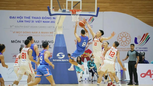 Đội tuyển Quốc gia giành chiến thắng đầu tiên với tỷ số 87-55. (Ảnh: MINH PHÚ)