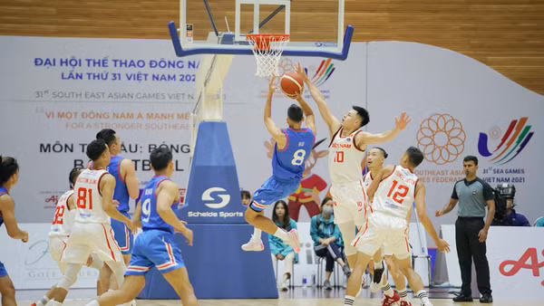 Đội tuyển Quốc gia giành chiến thắng đầu tiên với tỷ số 87-55. (Ảnh: MINH PHÚ)