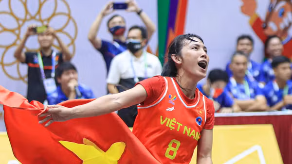 Lọt vào chung kết được xem như thành tích lịch sử với bóng rổ nữ nước nhà. (Ảnh: Minh Phú)