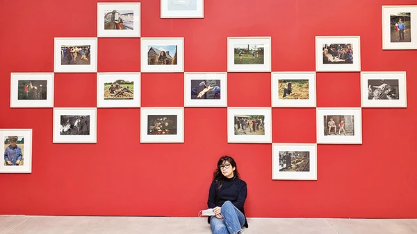 Nhà báo Nguyễn Mỹ Linh tại trung tâm nghệ thuật Gwinzegal.