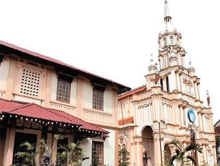 Ðộc đáo cù lao Giêng