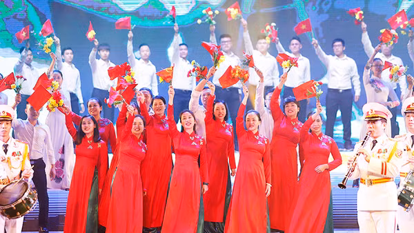 Tiết mục trong chương trình nghệ thuật “Tổ quốc tôi chưa đẹp thế bao giờ” tối 1-9.