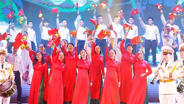 Tiết mục trong chương trình nghệ thuật “Tổ quốc tôi chưa đẹp thế bao giờ” tối 1-9.