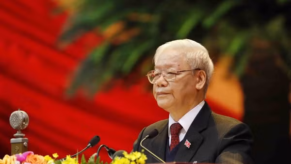 Đồng chí Nguyễn Phú Trọng, Tổng Bí thư Ban Chấp hành T.Ư Đảng, Chủ tịch nước CHXHCN Việt Nam đọc Báo cáo của Ban Chấp hành T.Ư Đảng khóa XII về các văn kiện trình Đại hội.
