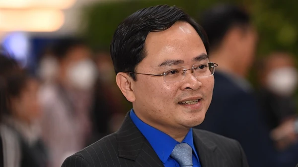 Đồng chí Nguyễn Anh Tuấn, Bí thư thứ nhất T.Ư Đoàn trả lời phỏng vấn báo chí.