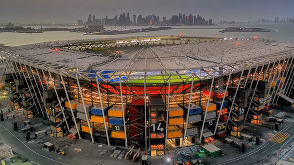 Sân vận động 974 được xây dựng từ 974 container và dễ dàng được tháo rời sau khi World Cup 2022 kết thúc.