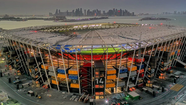Sân vận động 974 được xây dựng từ 974 container và dễ dàng được tháo rời sau khi World Cup 2022 kết thúc.