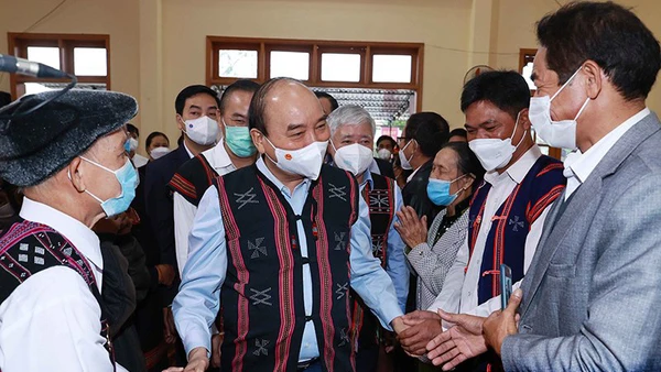 "Vì một Việt Nam tất thắng"