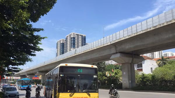 Xe buýt của Hà Nội trong những năm qua được nâng cao chất lượng dịch vụ. Ảnh: DUY LINH