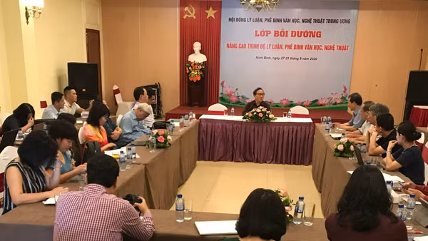 "Thuần túy Việt Nam" là một mệnh lệnh, một sự tự trọng dân tộc đối với người làm văn nghệ. Ảnh: Quang Hưng