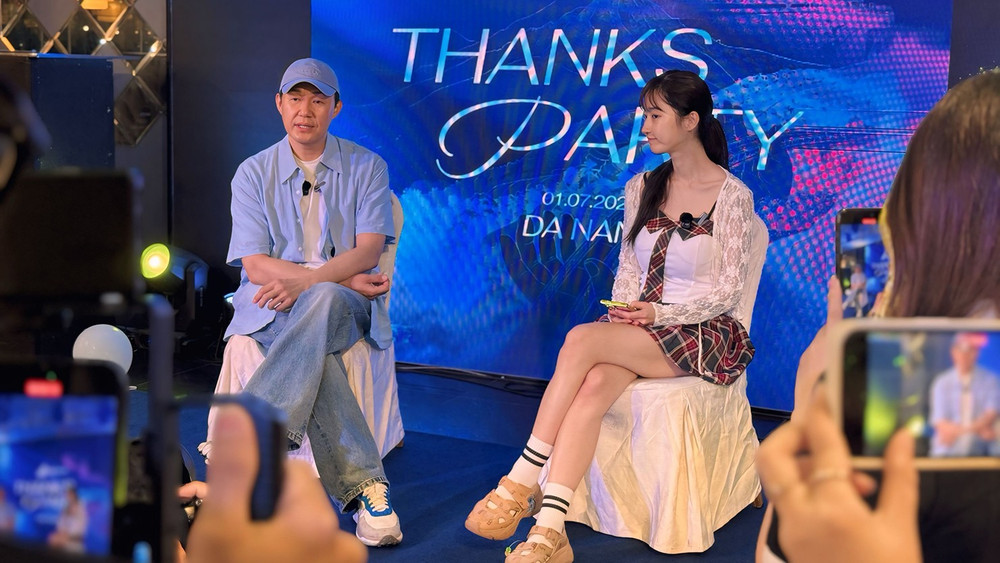 Park Sungwoong và The Nation trong những ngày dự Liên hoan phim ở Đà Nẵng.