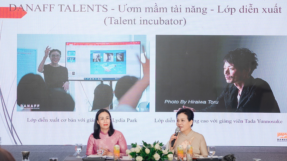 Ban tổ chức chia sẻ thông tin về các chương trình trong khuôn khổ Liên hoan phim. lhpchaua2.jpg
