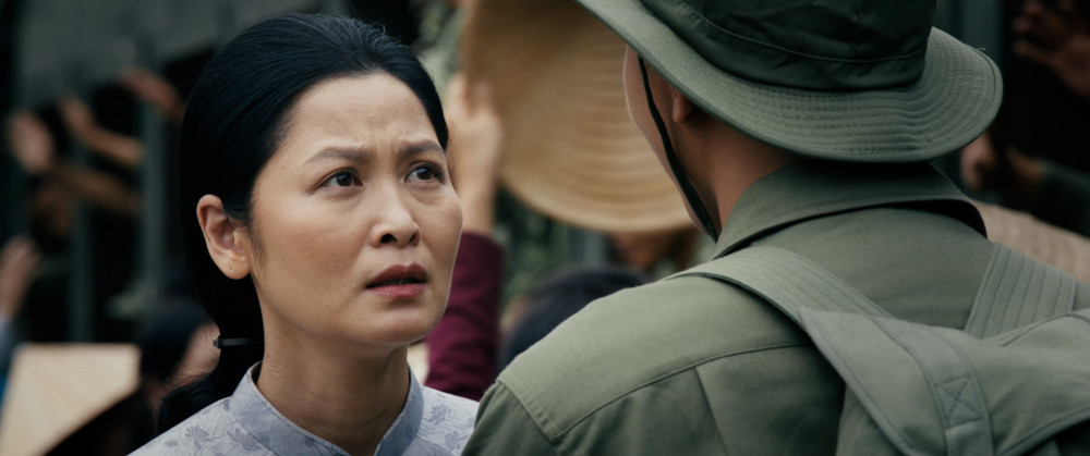 Mưa đỏ” đạt doanh thu hơn 30 tỷ đồng sau 1 ngày ra rạp | Báo Nhân Dân điện  tử